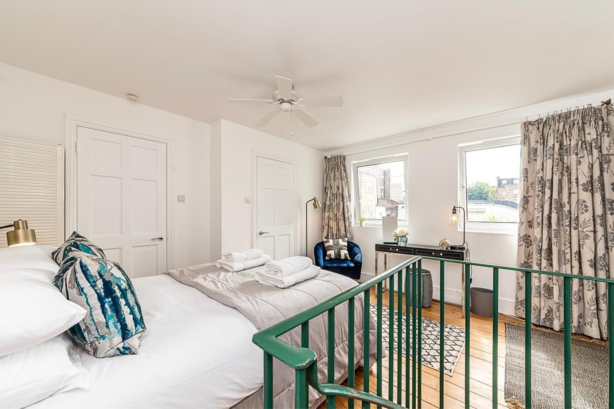 The Secret Kensington Garden Mews-2 Bedroom Full House-2 Train Lines- Spacious-Kings Road- Harrods -Chelsea Stadium-Private Small Patio 伦敦 外观 照片