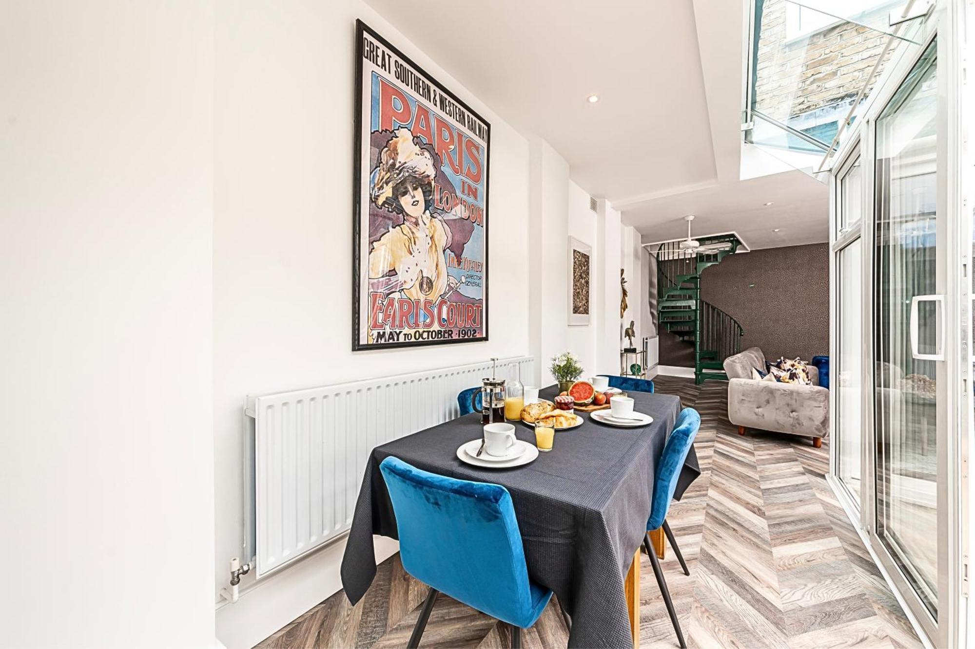 The Secret Kensington Garden Mews-2 Bedroom Full House-2 Train Lines- Spacious-Kings Road- Harrods -Chelsea Stadium-Private Small Patio 伦敦 外观 照片