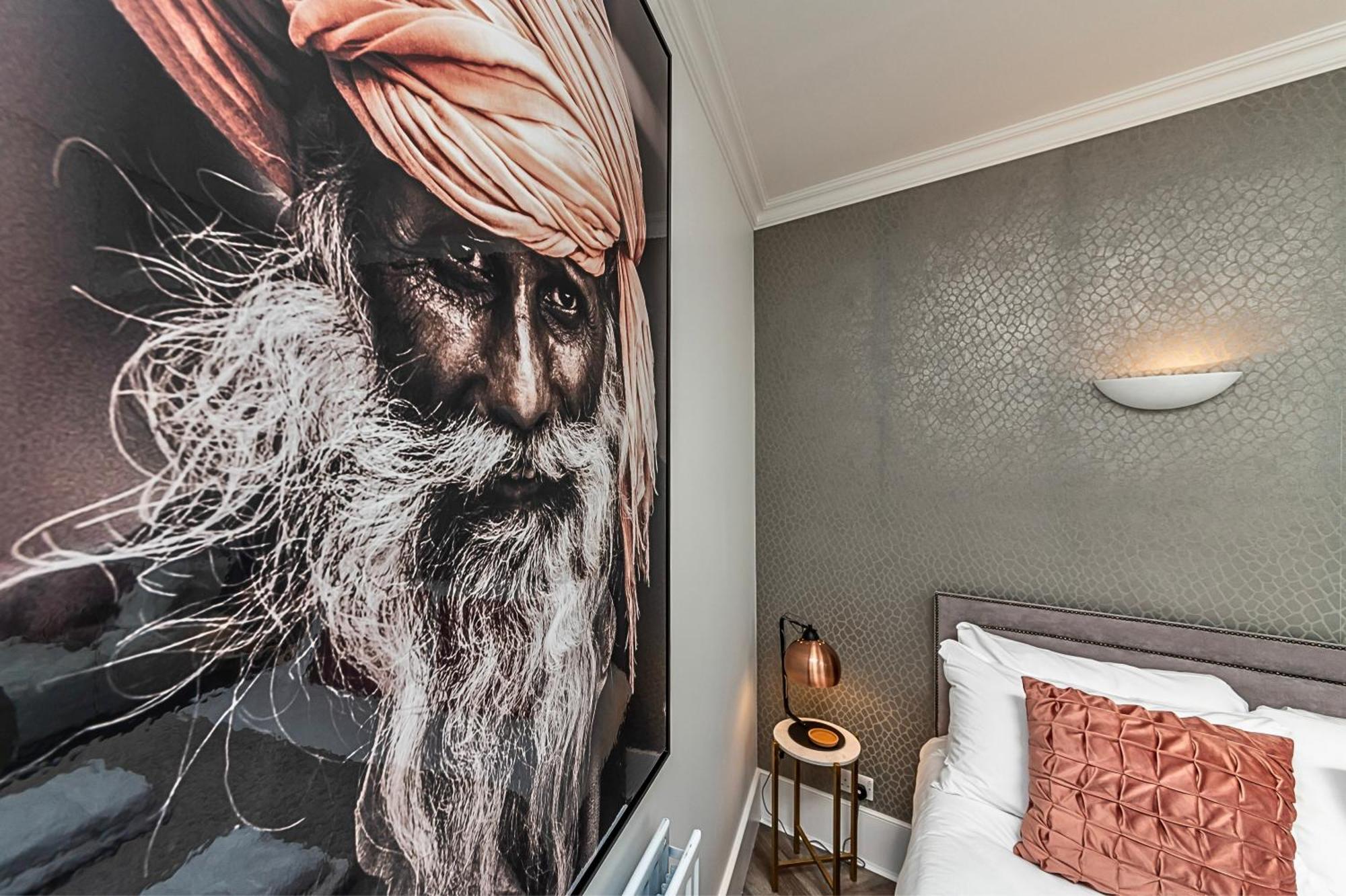 The Secret Kensington Garden Mews-2 Bedroom Full House-2 Train Lines- Spacious-Kings Road- Harrods -Chelsea Stadium-Private Small Patio 伦敦 外观 照片
